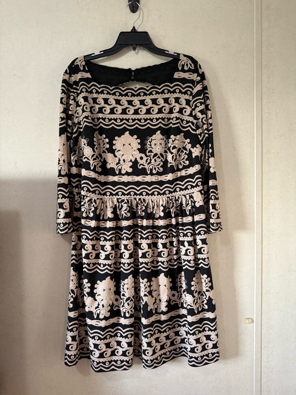 Vintage ICE Plus Size 18/20 Black & Cream Baroque Print Open Back Dress
